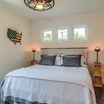 Rustic Studio Walkable To Music Row! By Stay Local Nashville