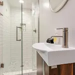 Steps From Vandy, Live Music-downtown 9 Mins Away! Apartment *