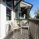 Lux Retreat 12 Beds Games Bar Holiday home Nashville