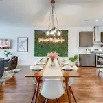 Holiday home Downtown Luxury - 10 Beds & Free Parking *