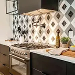 Close To The Gulch - Book Today * Nashville