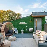 Close To The Gulch - Book Today *