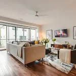 Holiday home Downtown Luxury - 10 Beds & Free Parking
