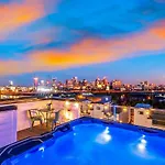New Nash Eras - Rooftop Decks With Hot Tub - 15 Beds Holiday home Nashville