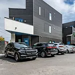Holiday home Outrider Buyout - 2 Units By Avantstay Nashville