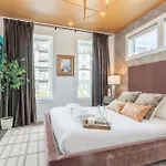 Luxe 4br Retreat With Rooftop Fire Pit & Garage * Nashville