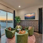 Disco Themed Hot Tub & Rooftop Decks In Holiday home *