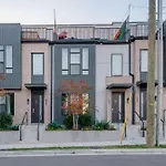 Holiday home Brand New Views Karaoke Near Downtown