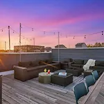 Rooftop Deck 2 Car Garage Near Downtown Nashville