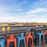 Hot Tub Poker Pool Table & Rooftop Mls View Holiday home Nashville