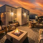 Holiday home Luxe 4br With Fire Pit Grill And Views *