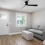 Apartment The Nomad: 4 1brs 2 24-guest Retreat Nashville