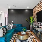 Holiday home Riverfront Walk To Downtown With Garage Parking Nashville