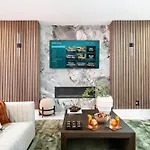 Elevator With Rooftop Hot Tub & Spacious Yard * Nashville