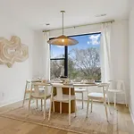 Chic Nash Townhouse Rooftop Patio And Views *