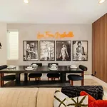 Elevator With Rooftop Hot Tub & Spacious Yard Holiday home