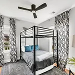 Holiday home Luxury Close Broadway With Garage And Fire Pit