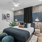Holiday home The Modern Cowboy - Hot Tub & Rooftop On Music Row *