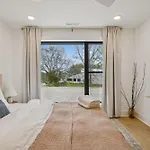 Chic Nash Townhouse Rooftop Patio And Views Holiday home Nashville