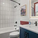The Musgraves - Modern Music Row With Rooftop Holiday home *
