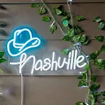 Chic Nash Townhouse Rooftop Patio And Views Holiday home Nashville