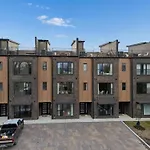 Holiday home Chic Nash Townhouse Rooftop Patio And Views Nashville