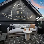 The Modern Cowboy - Hot Tub & Rooftop On Music Row *