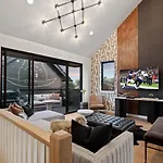 The Modern Cowboy - Hot Tub & Rooftop On Music Row Nashville