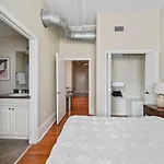 Landing Spectacular 2Bd Gym Nashville