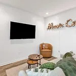 Huge Private Patio With Games & Skyline Views *