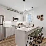 Huge Private Patio With Games & Skyline Views Nashville