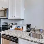 Bright And Cozy Church Conversion1br