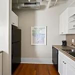 Landing Spectacular 2Bd Gym Nashville
