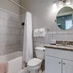 Bright And Cozy Church Conversion1br Apartment
