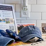 Rooftop Terrace 8 Min To Broadway Firepit Doralee By Avantstay