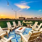 Argyle Rooftop Retreat