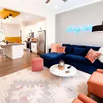 King 3br Retreat & 2-car Garage East Holiday home Nashville