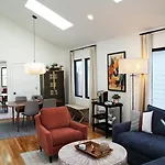 Holiday home Chic Music Retreat &