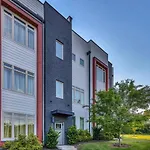Rooftop Fire Pit + River Views 4br Sleeps 12 Holiday home Nashville