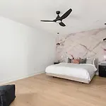 Modern Palette - Private Patio - Mins To Broadway Holiday home