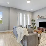 Rooftop Fire Pit + River Views 4br Sleeps 12
