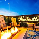 Argyle Rooftop Retreat Nashville