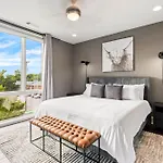 Argyle Rooftop Retreat