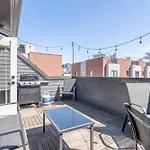 The Velvet Vinyl- Private Rooftop & Near Broadway Nashville