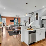 Private Pool Game Compound Minutes To Broadway Holiday home *