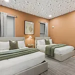 Apartment Penthouse River View With Patio And Parking Near Downtown *