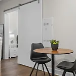 Apartment Modern 1br Walk To Gulch And Broadway *