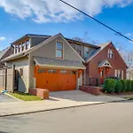 Apartment 1 Mi To Centennial Park, Couple's West End Retreat *