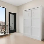 Penthouse River View With Patio And Parking Near Downtown *