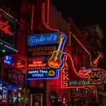 Nashville 2Br2Bthsleep 6, Walk To Broadway! Pool *